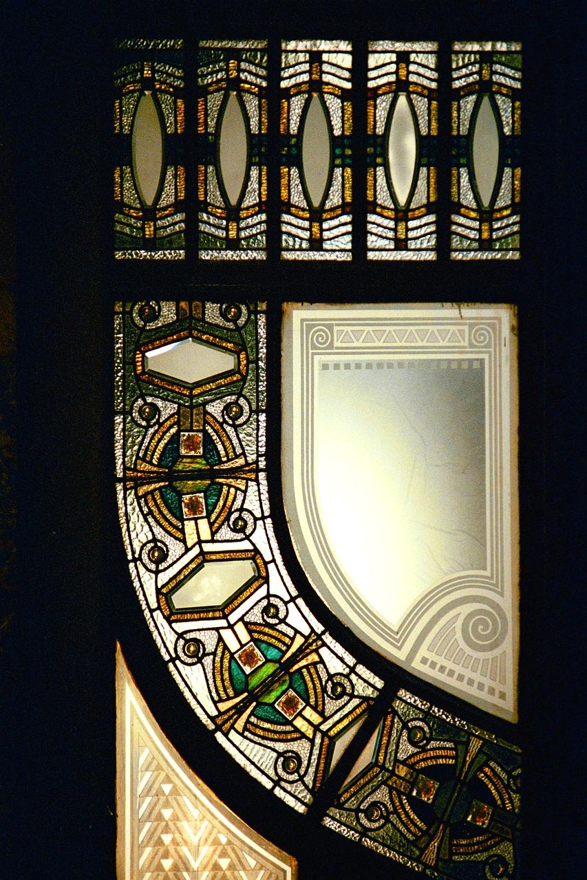 European research team analyzing habit formation brain scans in modern laboratory